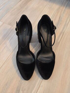Farylrobin Fay Closed Toe Shoes